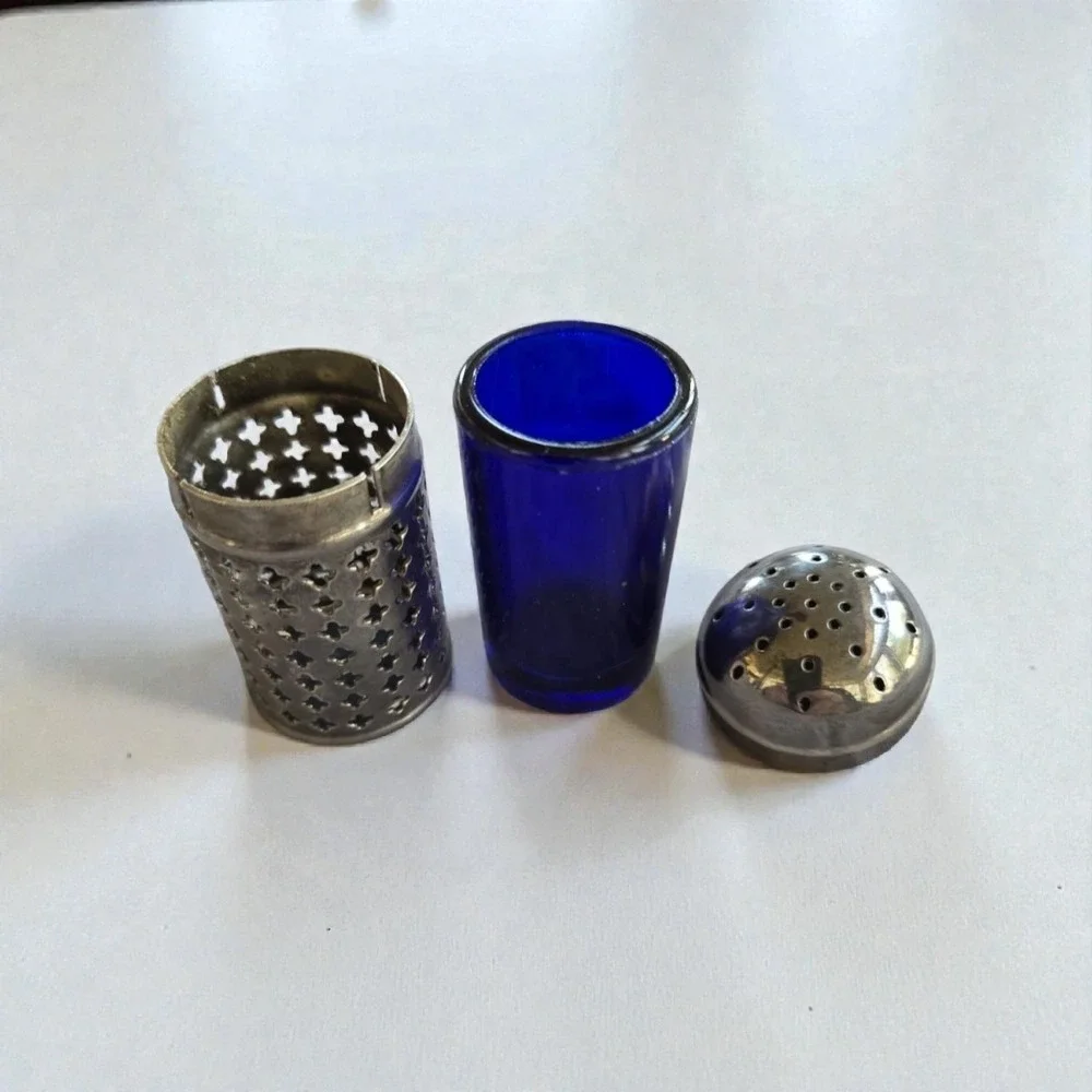 Vintage Salt Or Pepper Shaker Silver Plated Made In England
